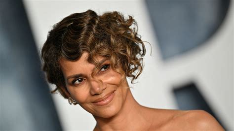 Halle Berry Nude Photos & Naked Sex Videos